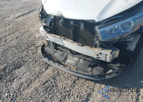 2015 Toyota Highlander Le/Le Plus z USA, uszkodzony, nr VIN 5TDBKRFH2FS155479